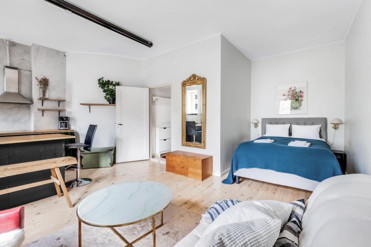 Wehost Modern Kitchen Studio With Bright Colours Helsínquia Exterior foto