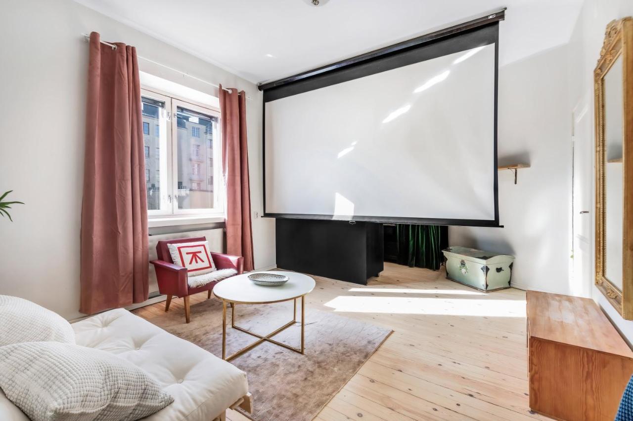 Wehost Modern Kitchen Studio With Bright Colours Helsínquia Exterior foto