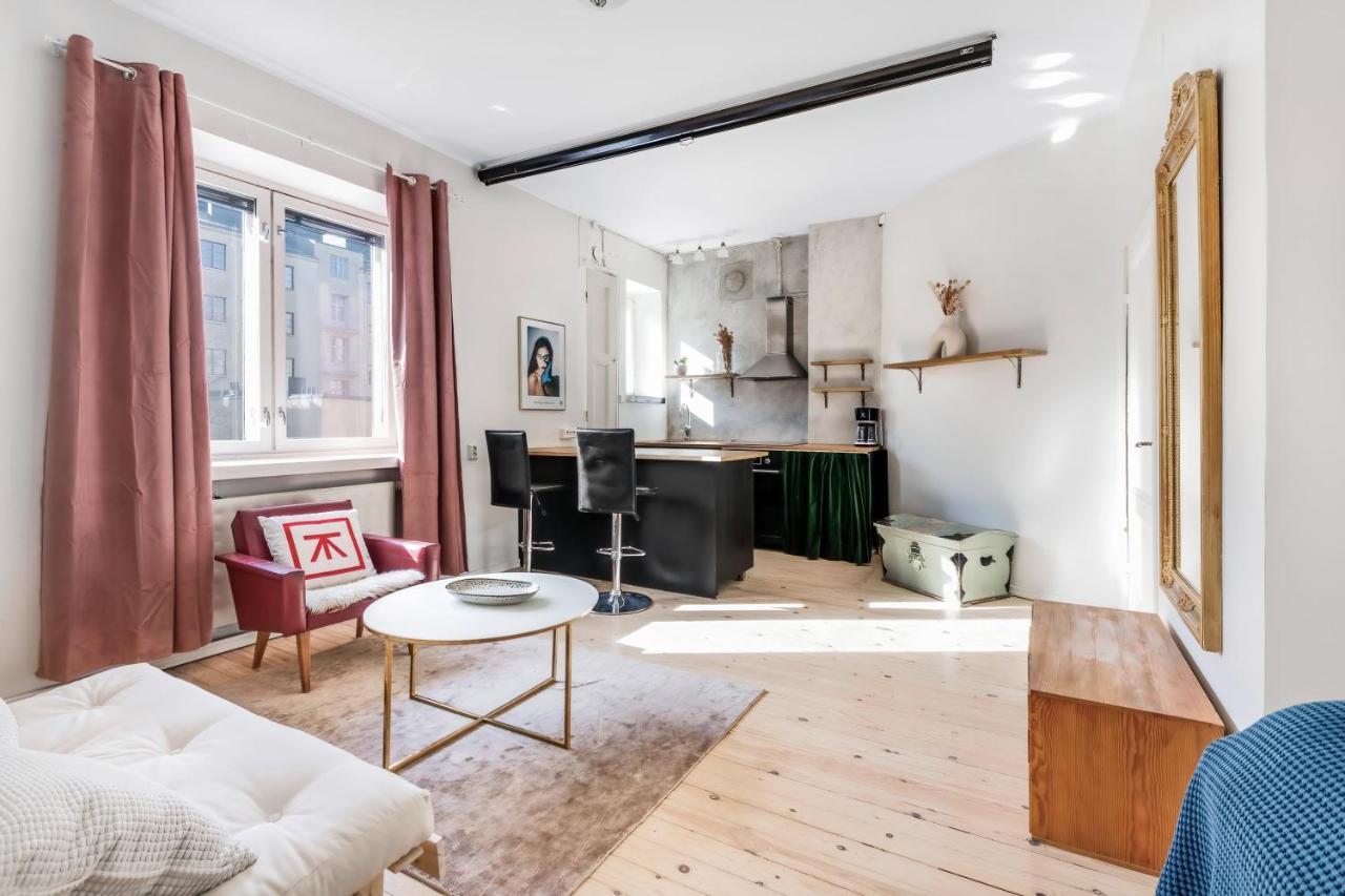 Wehost Modern Kitchen Studio With Bright Colours Helsínquia Exterior foto